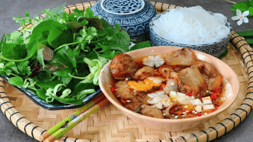 Top 10 Must-Try Vietnamese Street Foods