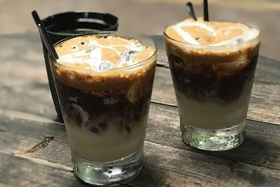  Bạc Xỉu, a milk-forward Vietnamese Coffee drink