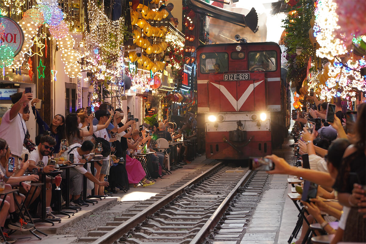 Hanoi Train Street - Indochina tour packages