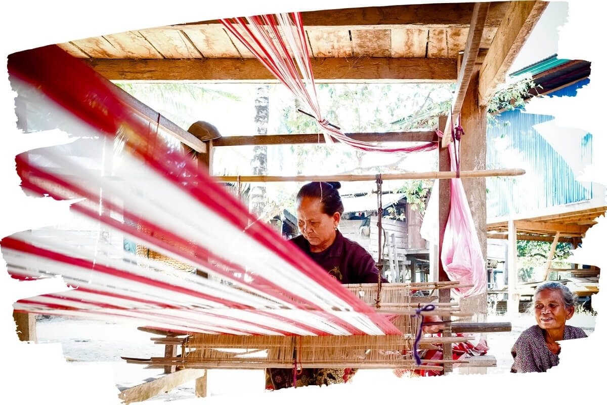 Silk Village in laos - Laos tours