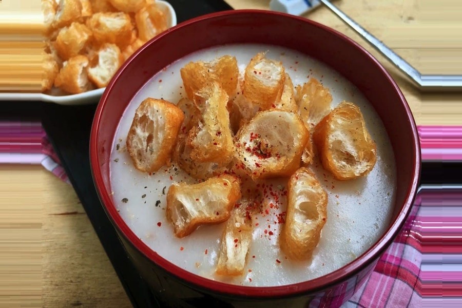 Cháo - a classic breakfast dish in vietnam