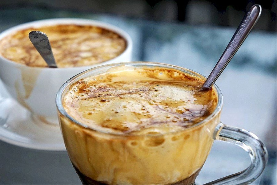 Ca Phe Trung - A Sweet Street Food Drink