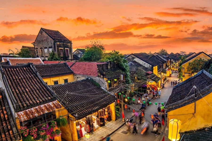 Hoi An, Vietnam World Heritage Site: lantern-lit ancient streets 