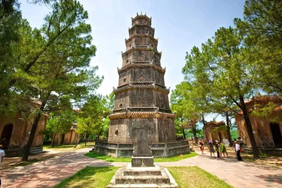 operator for vietnam laos highlights 14 days tour
