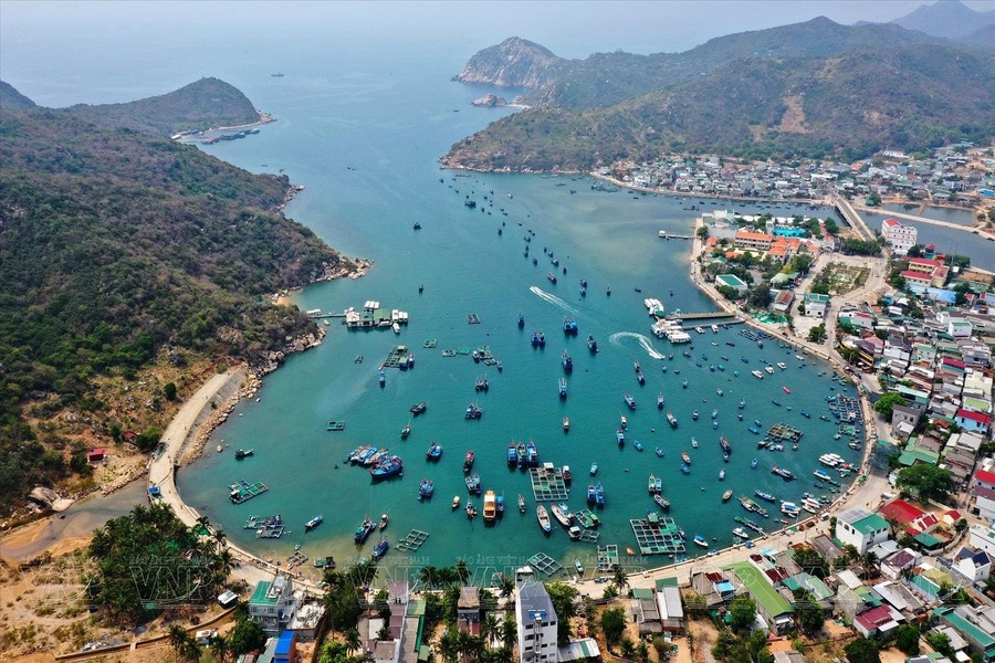 Vinh Hy Bay - A Vietnam Diving Site