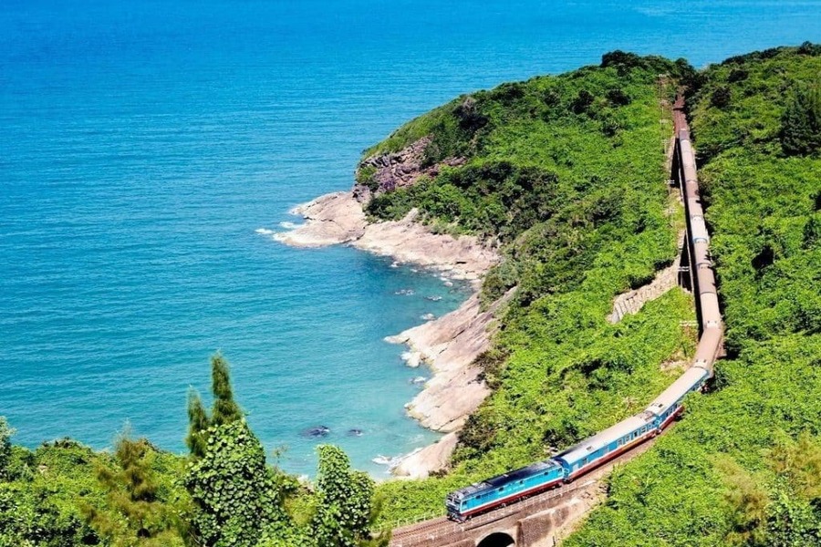 Da Nang to Hue, a scenic Vietnam train route