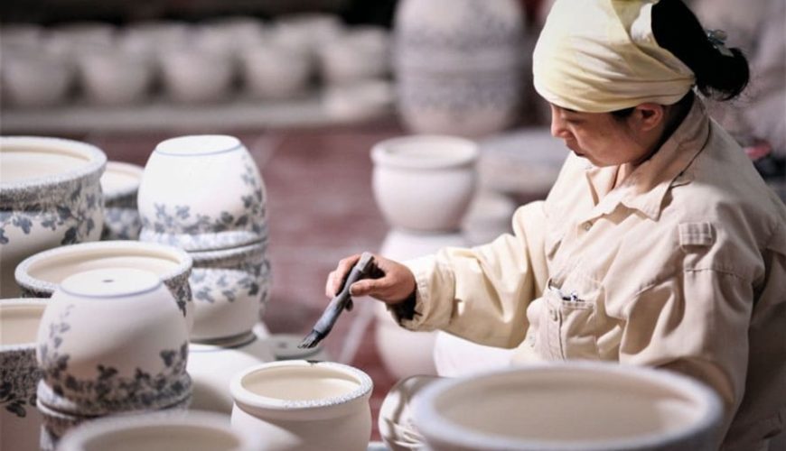 Bat-Trang-Pottery-Village-1