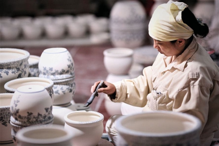 Bat-Trang-Pottery-Village-1