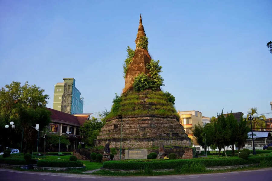 That Dam - Vientiane’s Mysterious Laos Temple