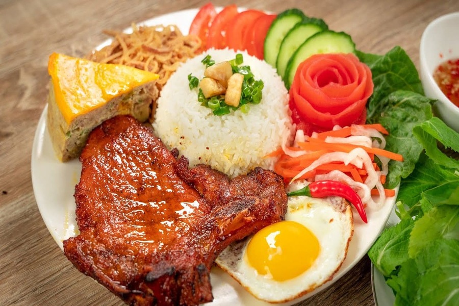 com-tam-Vietnamese Cuisine