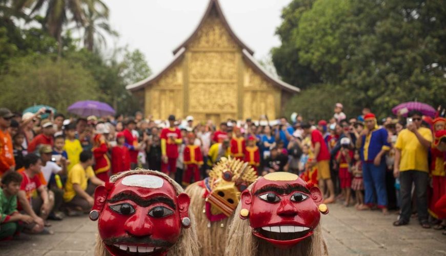 exotic experiences in Lao New Year (Boun Pi Mai)