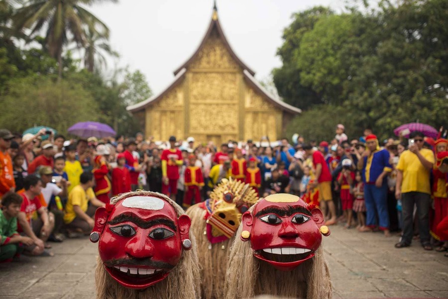 exotic experiences in Lao New Year (Boun Pi Mai)