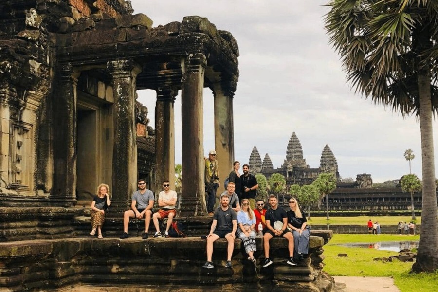 Cambodia Etiquette to notice