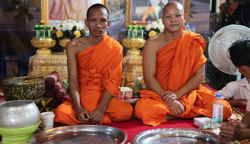 social Cambodia Etiquette